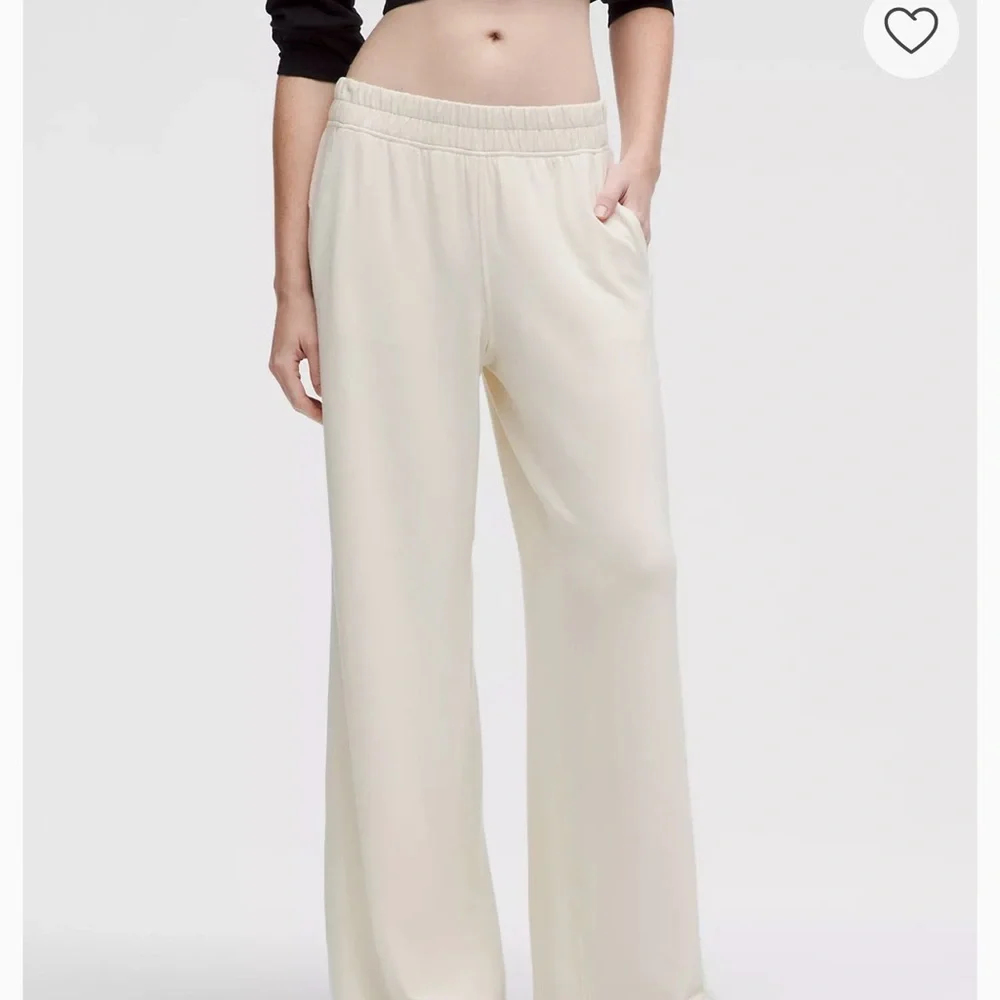 lululemon BeCalm Mid-Rise Wide-Leg Pant - Picture 4 of 7